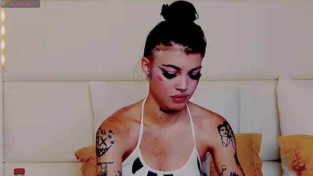 YasminnStorm online show from 9, 7, 2026