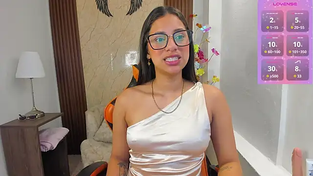 Snapshot of Atiena_ chatting on 19, 6, 2026 Atiena online show from 19, 6, 2026