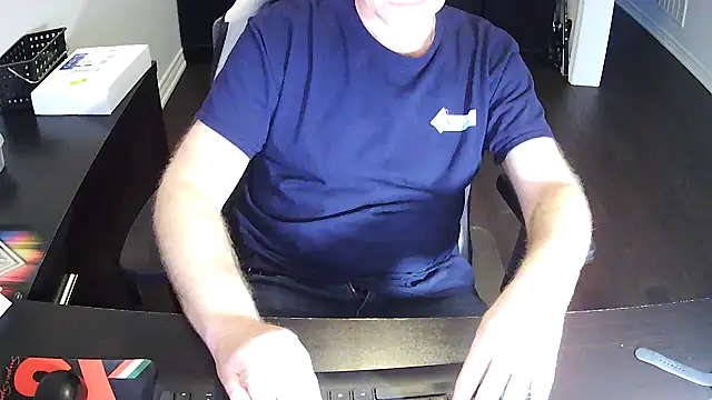 Snapshot of Shalun2000 chatting on 15, 4, 2026 Shalun2000 online show from 15, 4, 2026