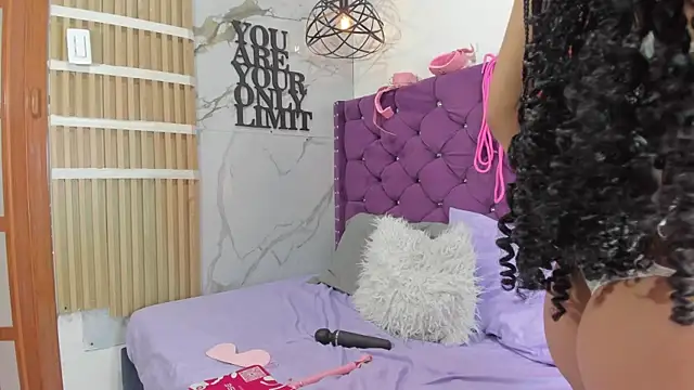 Snapshot of Eva-Lonx chatting on 7, 7, 2026 Eva-Lonx online show from 7, 7, 2026