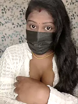 Snapshot of Romantic_Woman chatting on 19, 4, 2026 Romantic Woman online show from 19, 4, 2026