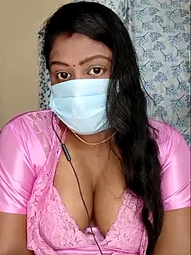 Snapshot of Romantic_Woman chatting on 23, 4, 2026 Romantic Woman online show from 23, 4, 2026