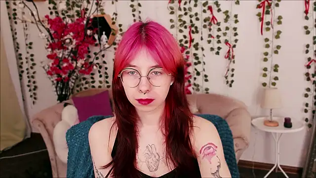 Snapshot of Alice_Nyx chatting on 19, 4, 2026 Alice Nyx online show from 19, 4, 2026