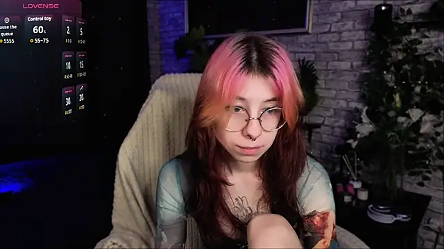 Snapshot of Alice_Nyx chatting on 16, 6, 2026 Alice Nyx online show from 16, 6, 2026