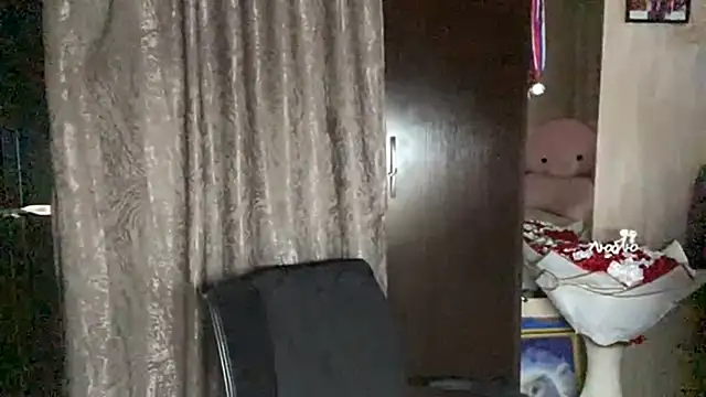 SophieNiktashu online show from 5, 4, 2026