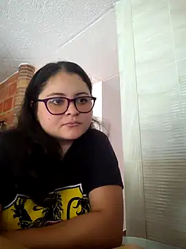 Snapshot of Dark_Cherry20 chatting on 4, 4, 2026 Dark Cherry20 online show from 4, 4, 2026