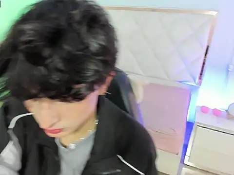Snapshot of Eidan_tay chatting on 9, 4, 2026 Eidan tay online show from 9, 4, 2026