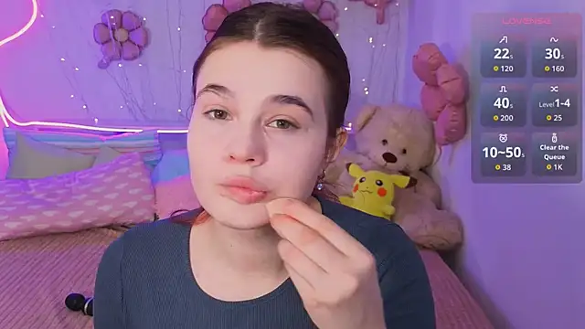 Snapshot of Kacey_Love chatting on 13, 4, 2026 Kacey Love online show from 13, 4, 2026