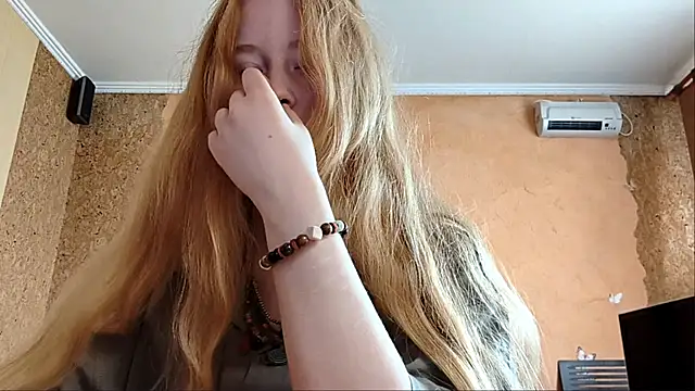 Snapshot of KateVibe_01 chatting on 6, 6, 2026 KateVibe 01 online show from 6, 6, 2026