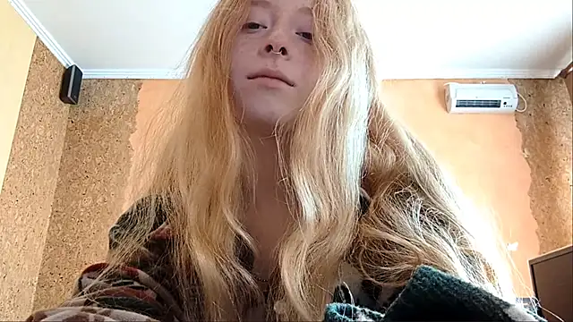 Snapshot of KateVibe_01 chatting on 14, 6, 2026 KateVibe 01 online show from 14, 6, 2026