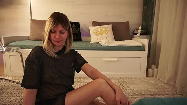 Snapshot of SweetLilTrouble chatting on 8, 4, 2026 SweetLilTrouble online show from 8, 4, 2026