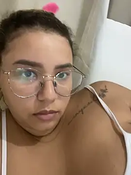 Snapshot of gabyzinha2030 chatting on 5, 4, 2026 gabyzinha2030 online show from 5, 4, 2026