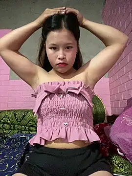 Snapshot of Hini_cute chatting on 11, 4, 2026 Hini cute online show from 11, 4, 2026