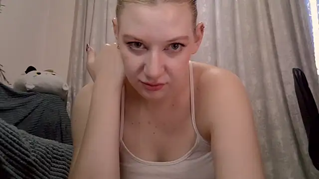 Snapshot of earn_my_lily chatting on 15, 5, 2026 earn my lily online show from 15, 5, 2026
