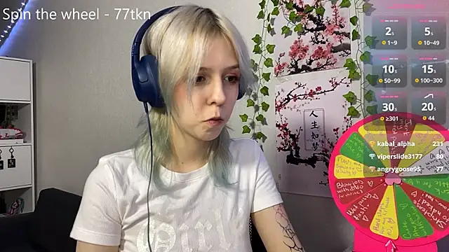 Snapshot of LunaBless chatting on 23, 6, 2026 LunaBless online show from 23, 6, 2026