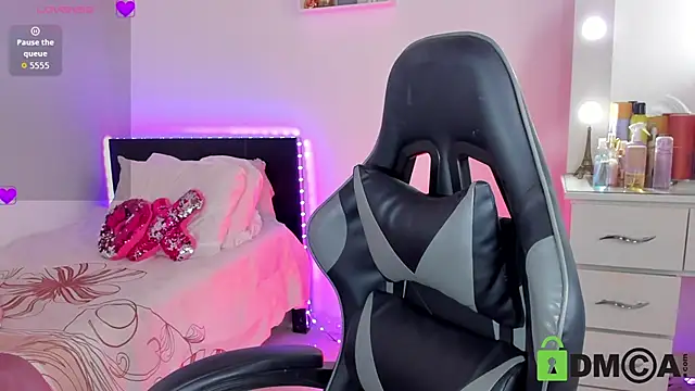 esmeralda le online show from 19, 5, 2026