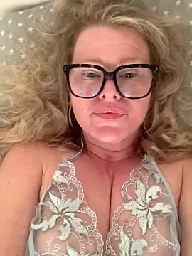 Snapshot of Love_Lee_xo chatting on 22, 4, 2026 Love Lee xo online show from 22, 4, 2026