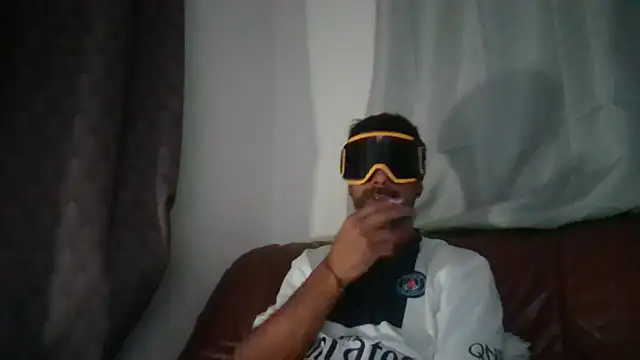 Snapshot of desperadosoz chatting on 25, 7, 2026 desperadosoz online show from 25, 7, 2026