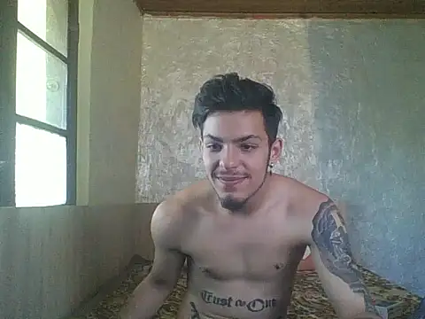 Snapshot of robertmrn112 chatting on 27, 5, 2026 robertmrn112 online show from 27, 5, 2026