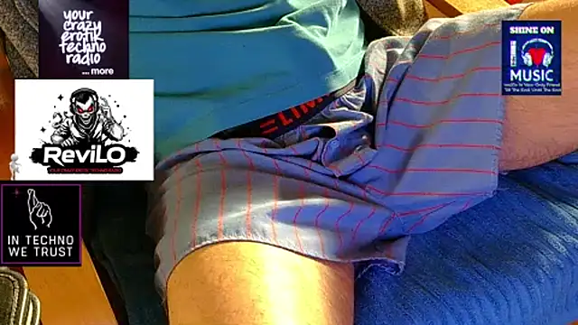 Snapshot of OllyFummler chatting on 6, 4, 2026 OllyFummler online show from 6, 4, 2026