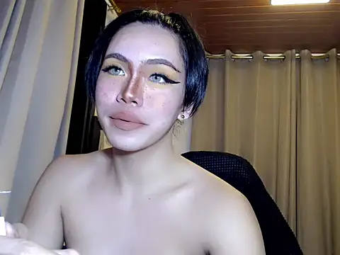 Snapshot of Womanoflove1 chatting on 7, 5, 2026 Womanoflove1 online show from 7, 5, 2026