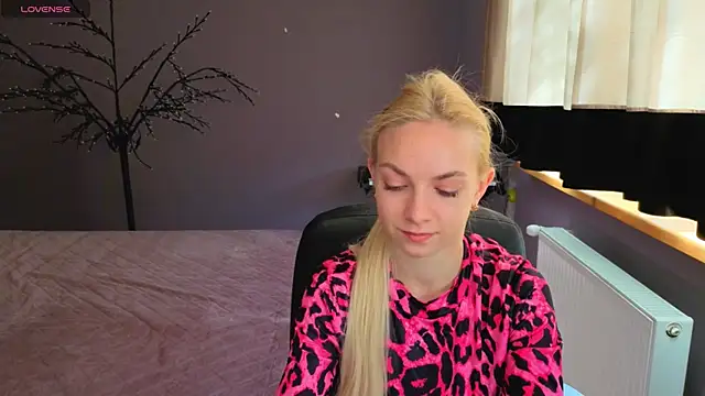 SonnySofia online show from 5, 5, 2026