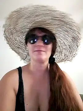 Snapshot of Maggie38 chatting on 18, 7, 2026 Maggie38 online show from 18, 7, 2026