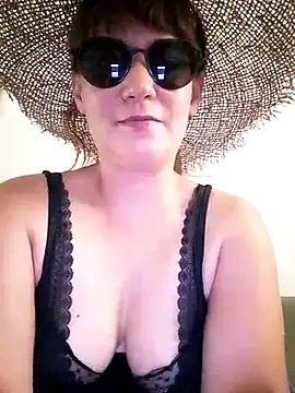 Snapshot of Maggie38 chatting on 24, 7, 2026 Maggie38 online show from 24, 7, 2026