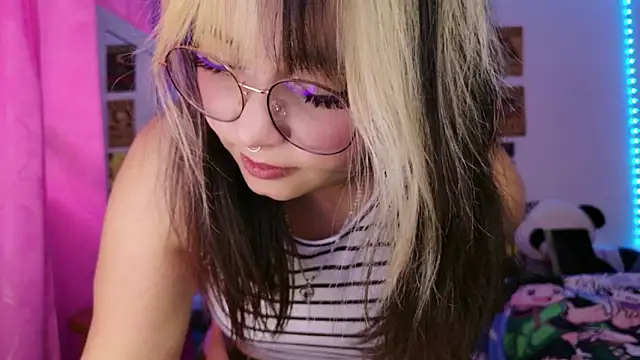 ZoeyDoll  online show from 26, 4, 2026
