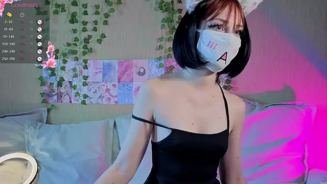 Snapshot of LunaNyanmi chatting on 15, 4, 2026 LunaNyanmi online show from 15, 4, 2026