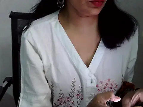 Snapshot of lustybebo chatting on 7, 4, 2026 lustybebo online show from 7, 4, 2026