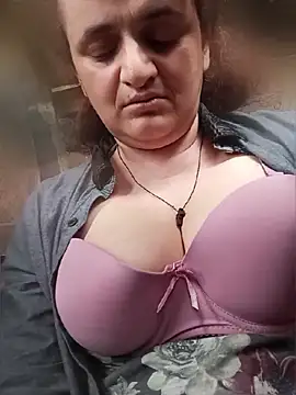 Snapshot of AnabelBexley chatting on 12, 4, 2026 AnabelBexley online show from 12, 4, 2026