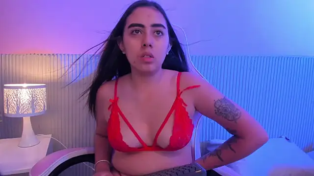 Snapshot of rose_smitth chatting on 8, 4, 2026 rose smitth online show from 8, 4, 2026