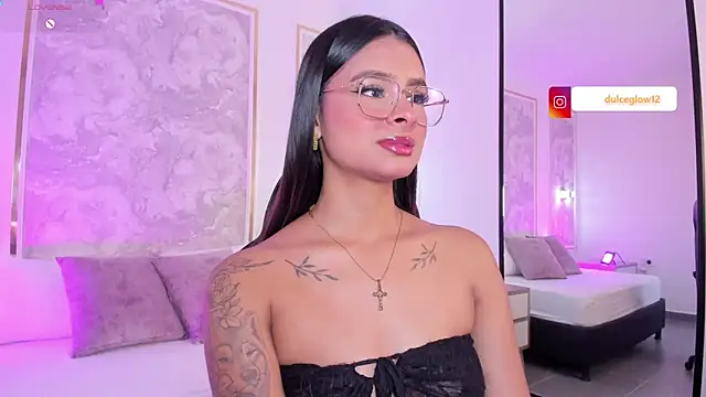 Snapshot of dulce_glow_ chatting on 14, 6, 2026 dulce glow online show from 14, 6, 2026