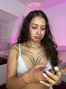 Snapshot of Dreanaa chatting on 14, 5, 2026 Dreanaa online show from 14, 5, 2026