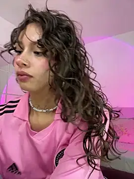Snapshot of Dreanaa chatting on 15, 5, 2026 Dreanaa online show from 15, 5, 2026