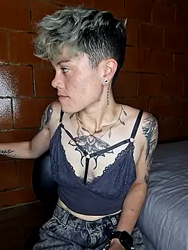 Megan-c online show from 20, 4, 2026