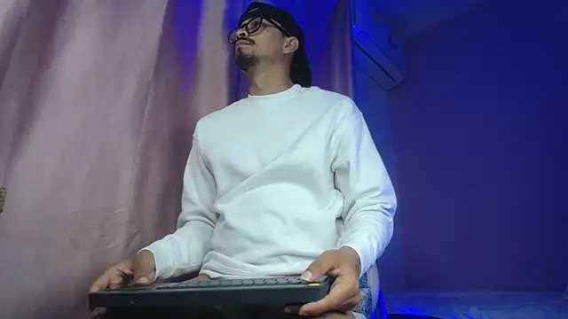 Snapshot of Amir_guy_ chatting on 2, 5, 2026 Amir guy online show from 2, 5, 2026