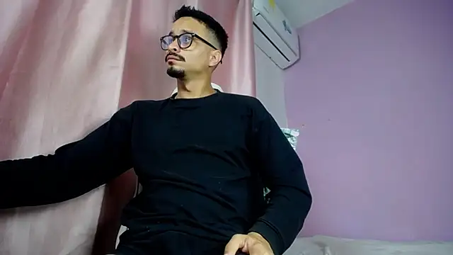 Snapshot of Amir_guy_ chatting on 8, 5, 2026 Amir guy online show from 8, 5, 2026