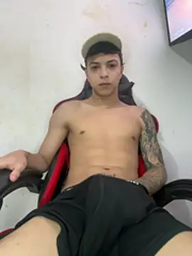 Snapshot of ZAndrew_Gold chatting on 6, 8, 2026 ZAndrew Gold online show from 6, 8, 2026