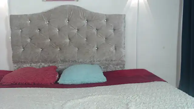 Snapshot of lunakisscs chatting on 7, 4, 2026 lunakisscs online show from 7, 4, 2026