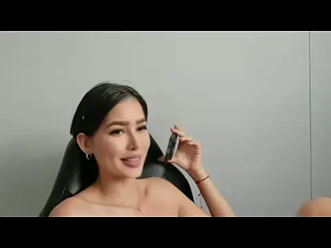 estellerouse online show from 11, 4, 2026