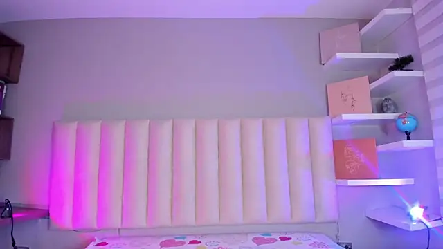 Snapshot of Cherry_bom1 chatting on 7, 4, 2026 Cherry bom1 online show from 7, 4, 2026