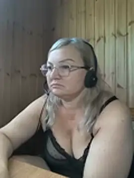 Snapshot of White-Chocolatte chatting on 4, 6, 2026 White-Chocolatte online show from 4, 6, 2026