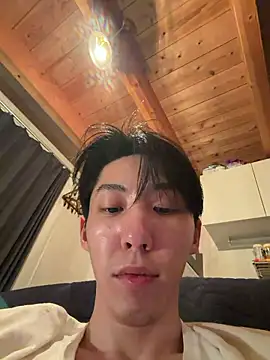 Snapshot of akty233 chatting on 7, 4, 2026 akty233 online show from 7, 4, 2026