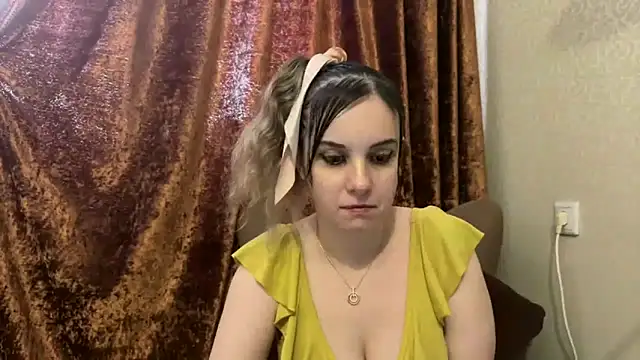 SakuraBliss  online show from 17, 6, 2026