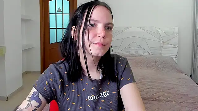 Snapshot of Kitty_Lilit_ chatting on 7, 4, 2026 Kitty Lilit online show from 7, 4, 2026