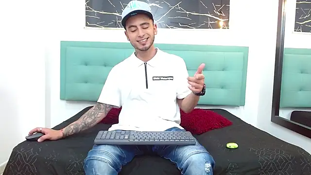 Snapshot of PowerLustX chatting on 6, 5, 2026 PowerLustX online show from 6, 5, 2026