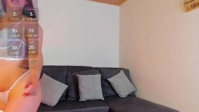 Snapshot of Elliee_e chatting on 25, 5, 2026 Elliee e online show from 25, 5, 2026