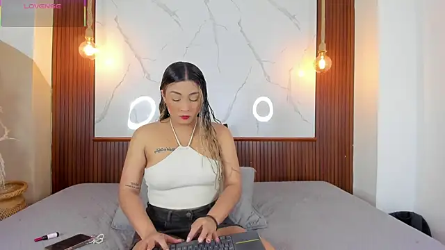 Eroticxcouple online show from 2, 5, 2026